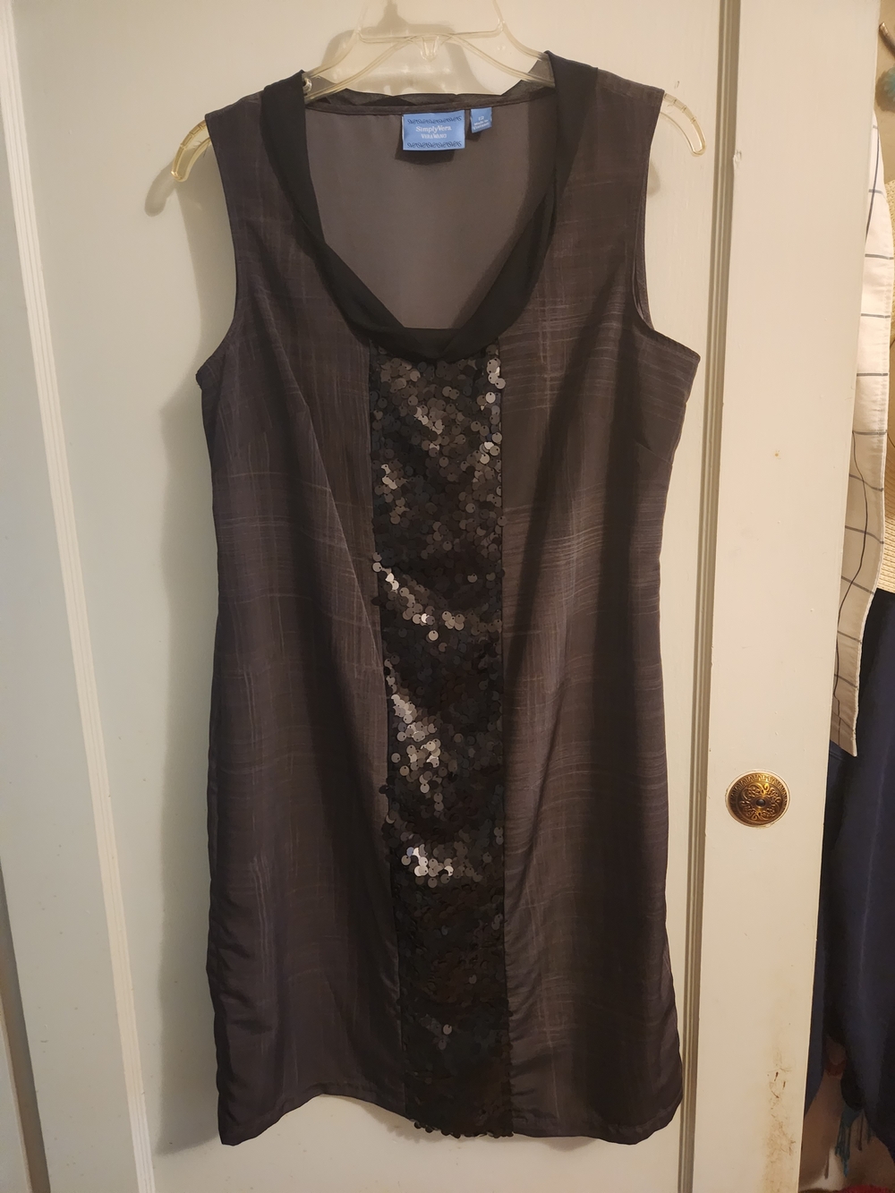 Simply Vera Vera Wang Gray Sleeveless Sequin-Trim Shift Dress